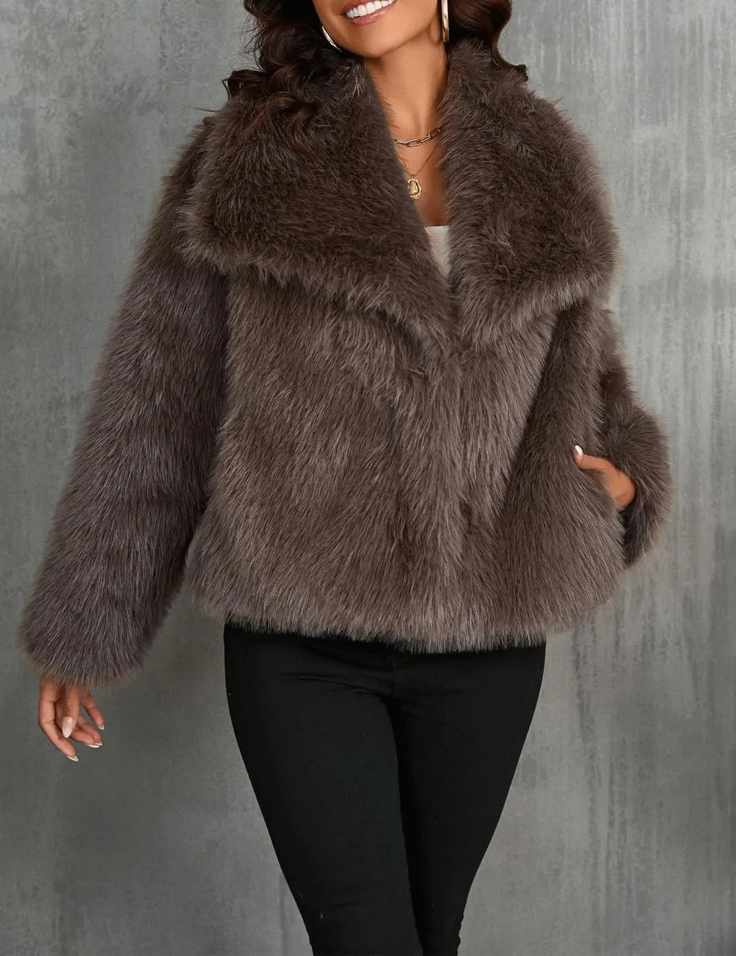 Haellun Women's Faux Fur Coat Long Sleeve Fluffy Jacket Open Front Furry Winter Shaggy Short Coat Outwear