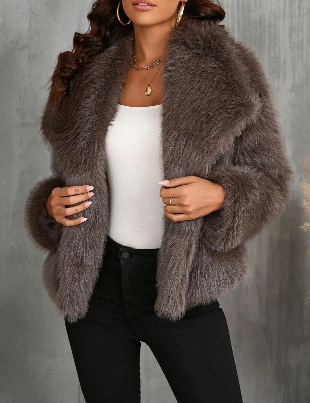 Haellun Women's Faux Fur Coat Long Sleeve Fluffy Jacket Open Front Furry Winter Shaggy Short Coat Outwear
